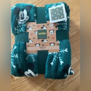 Disney Christmas throw